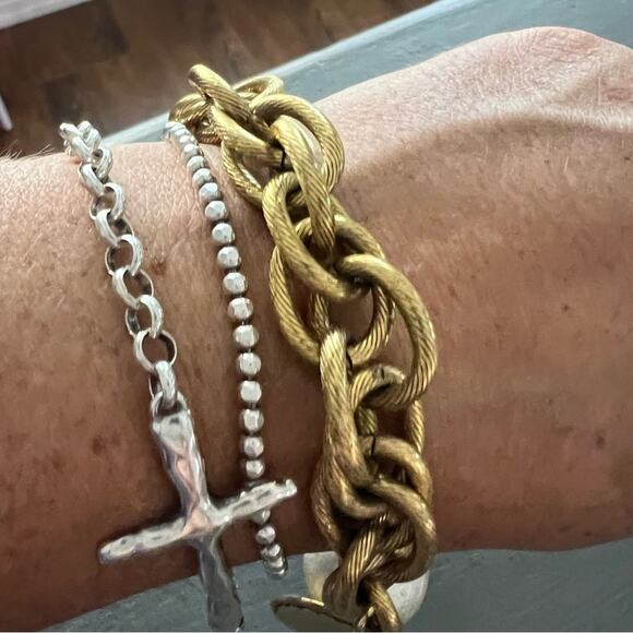 John Wind Sorority E Charm Gold Tone Chainlink Bracelet - Picture 6 of 6